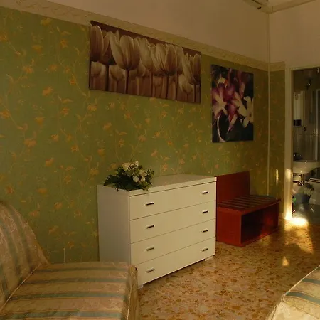 Konukevi Sleeping Beauty Roma